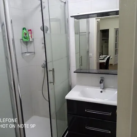 Luxe -opera 15mins-chambre Avec Salle De Bain Commune Paris