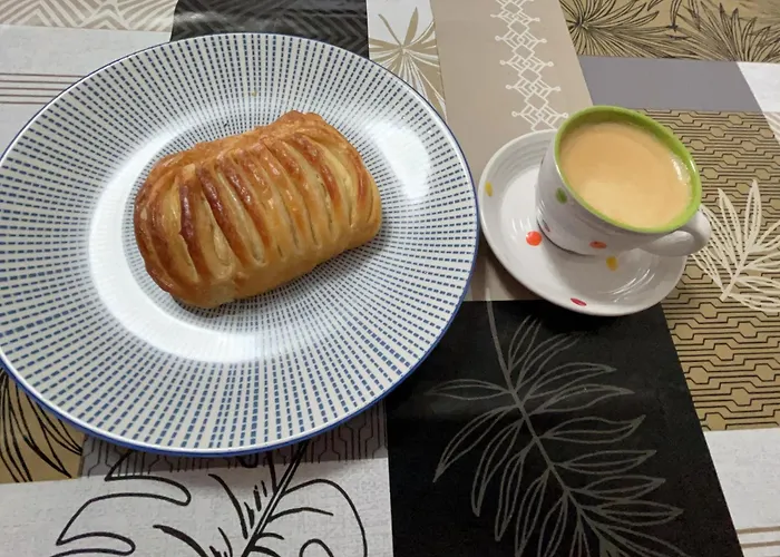 Luxe -opera 15mins-chambre Avec Salle De Bain Commune * Paris