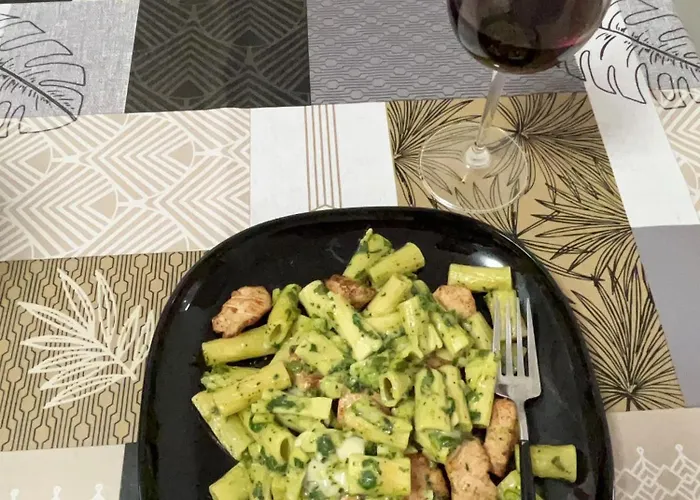 Luxe -opera 15mins-chambre Avec Salle De Bain Commune