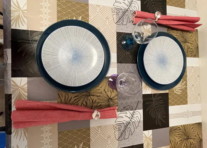 Luxe -opera 15mins-chambre Avec Salle De Bain Commune Gasthof *